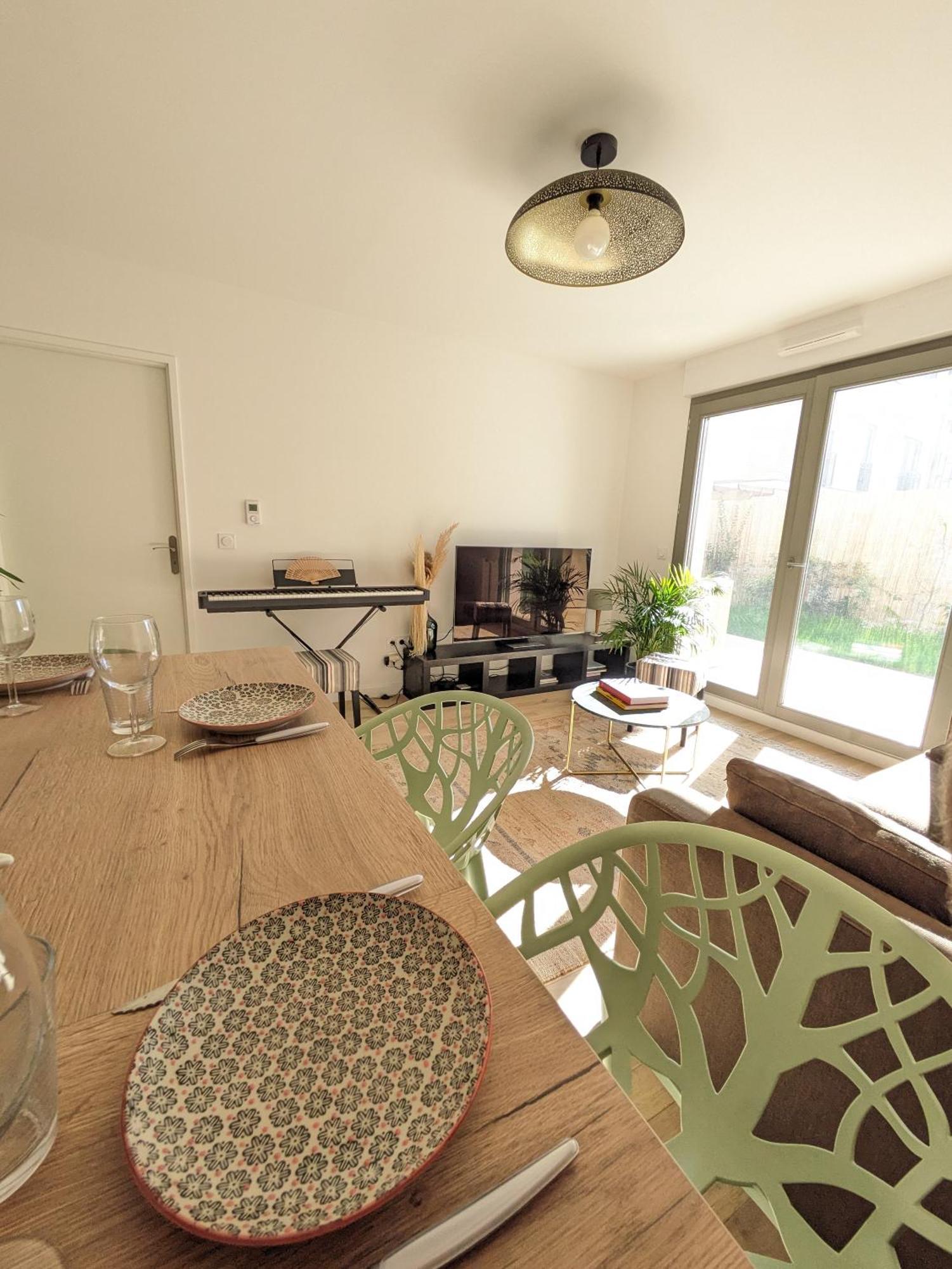 Appartement De Standing Avec Jardin Clamart Kültér fotó